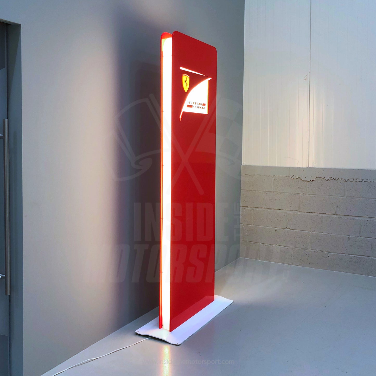 Used Original Totem, Signboard Scuderia Ferrari - 2000s - Formula One - F1