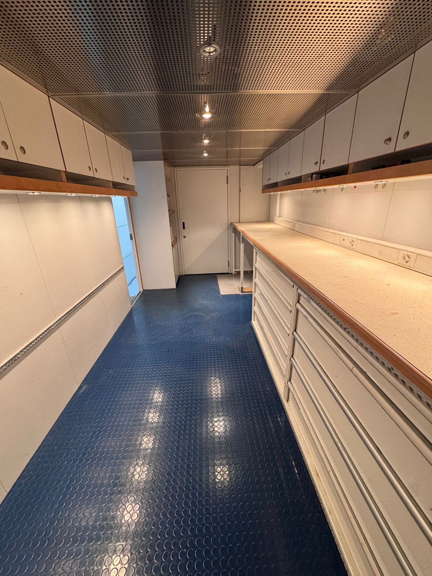 Racing Trailer Hangler - Ex. Sauber F1 Team