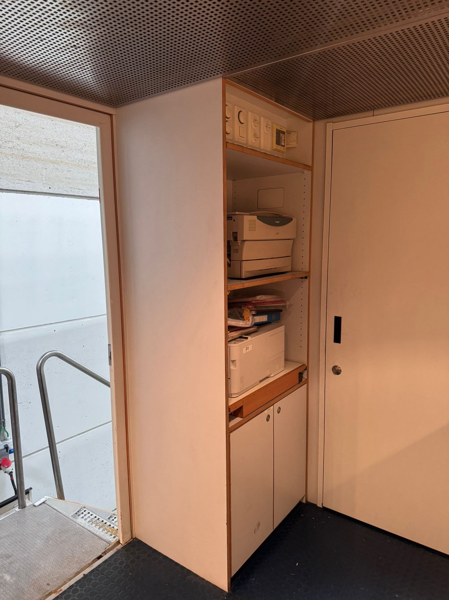 Racing Trailer Hangler - Ex. Sauber F1 Team