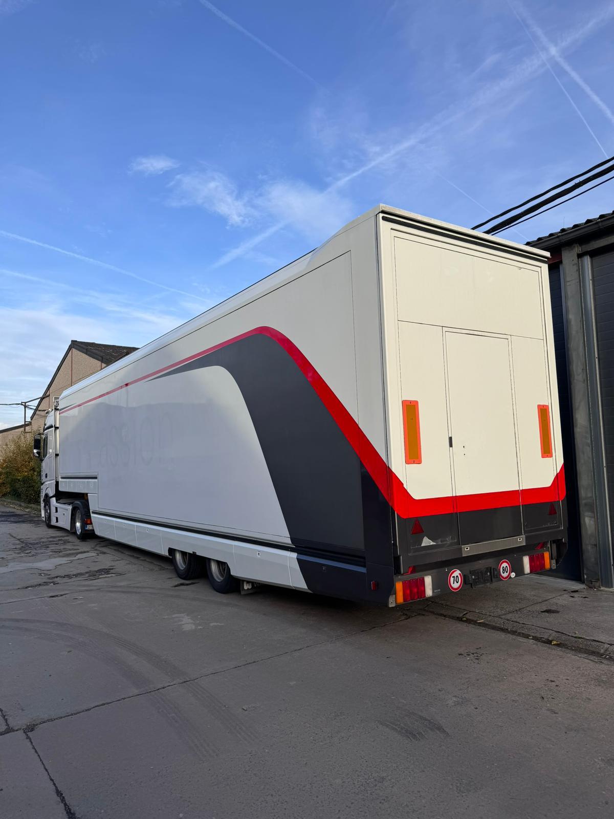 Racing Trailer Hangler - Ex. Sauber F1 Team