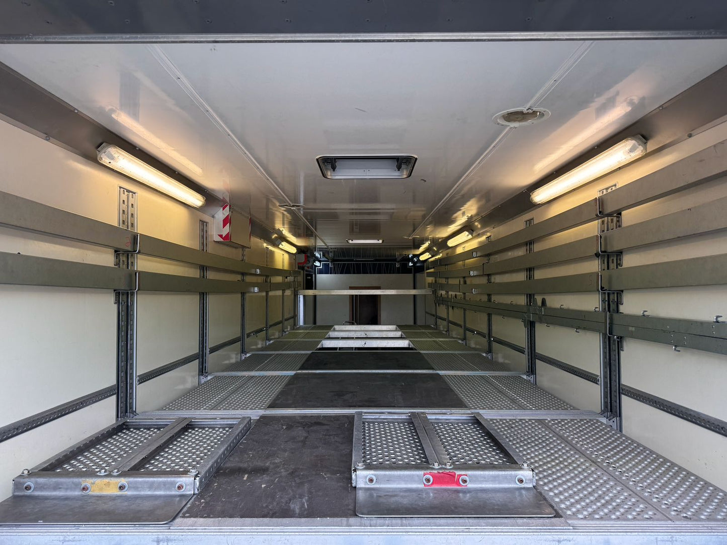 Racing Trailer Chereau - Ex. Aston Martin team