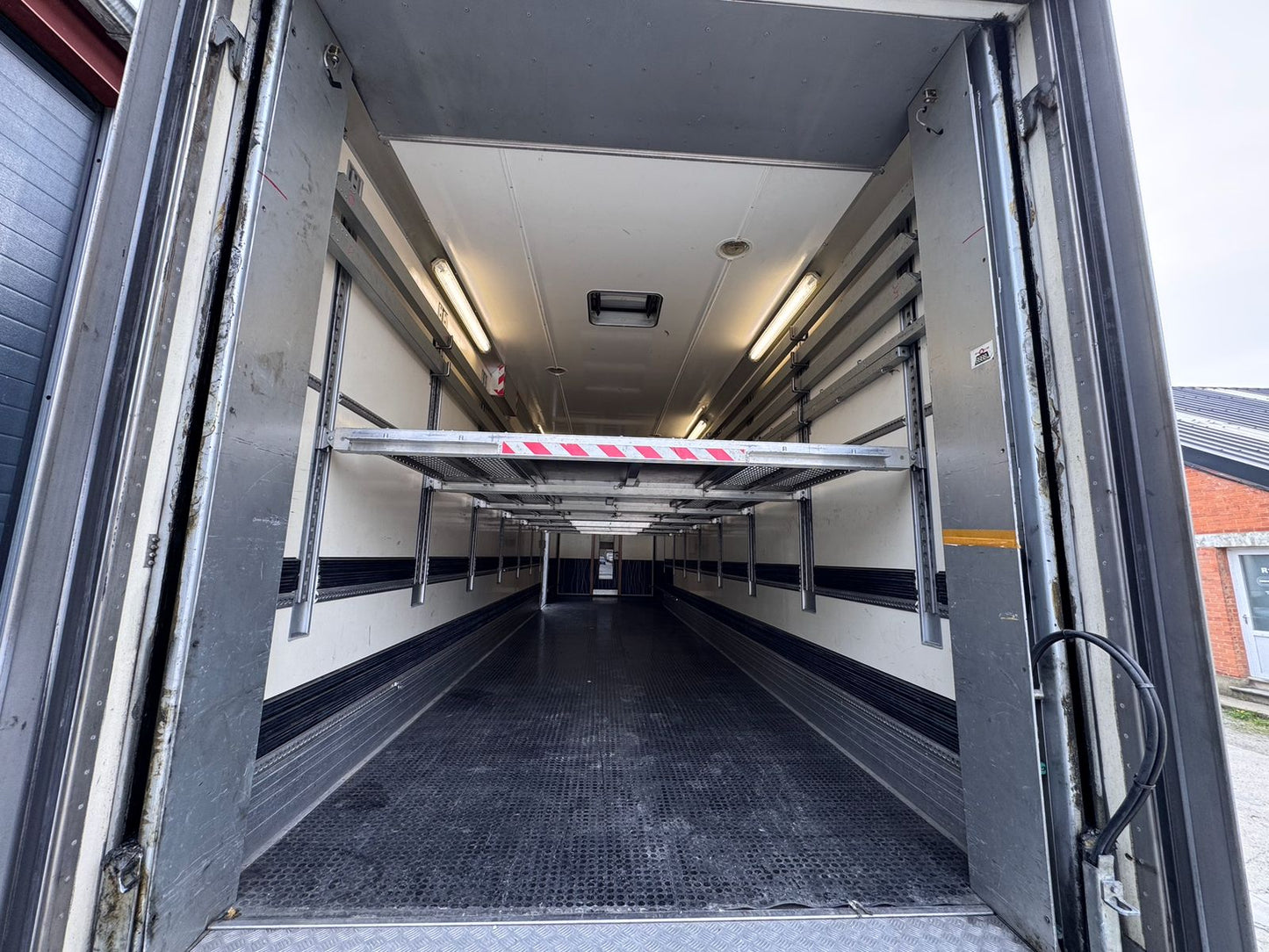 Racing Trailer Chereau - Ex. Aston Martin team