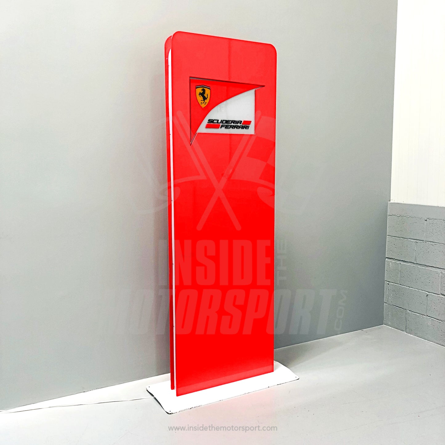 Used Original Totem, Signboard Scuderia Ferrari - 2000s - Formula One - F1