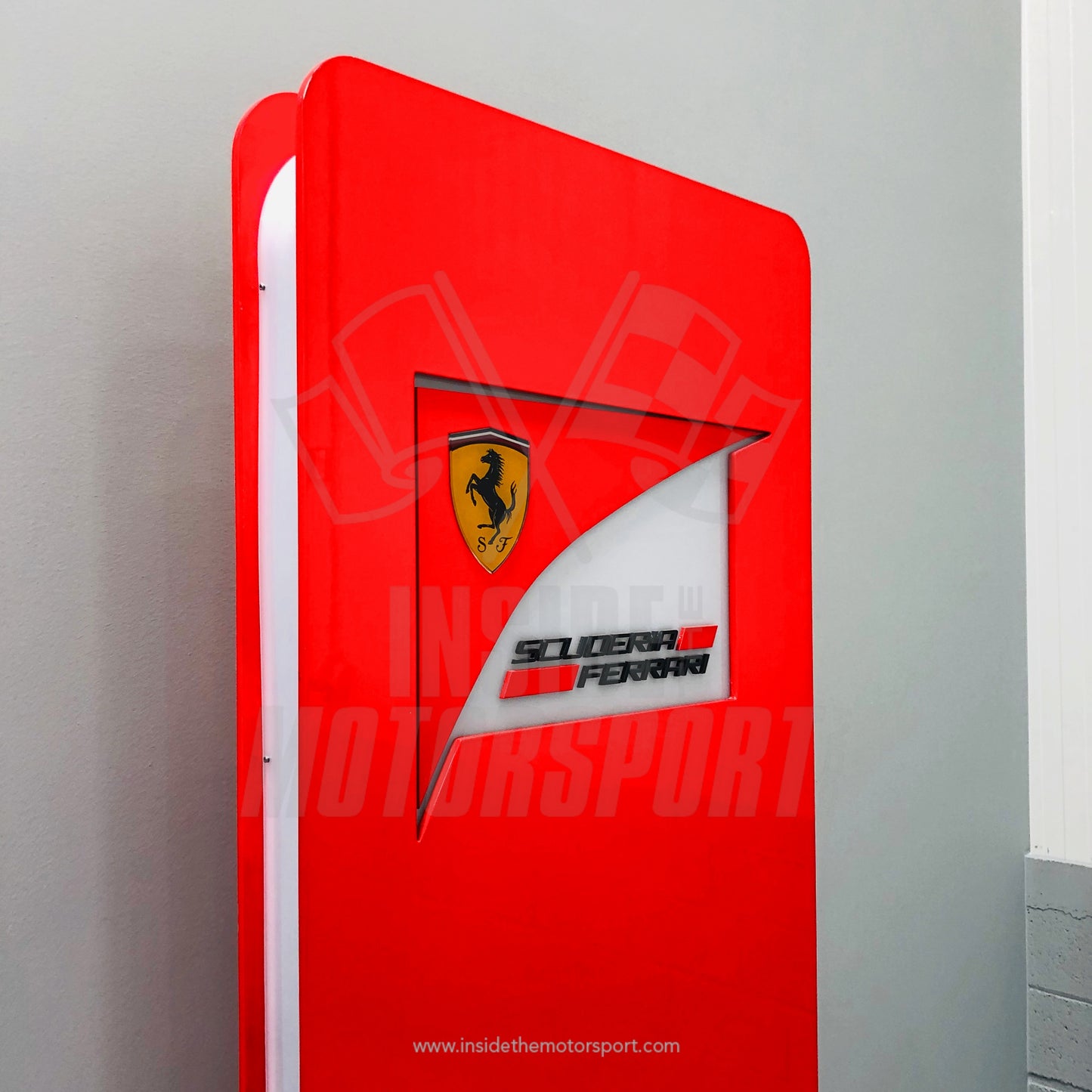 Used Original Totem, Signboard Scuderia Ferrari - 2000s - Formula One - F1