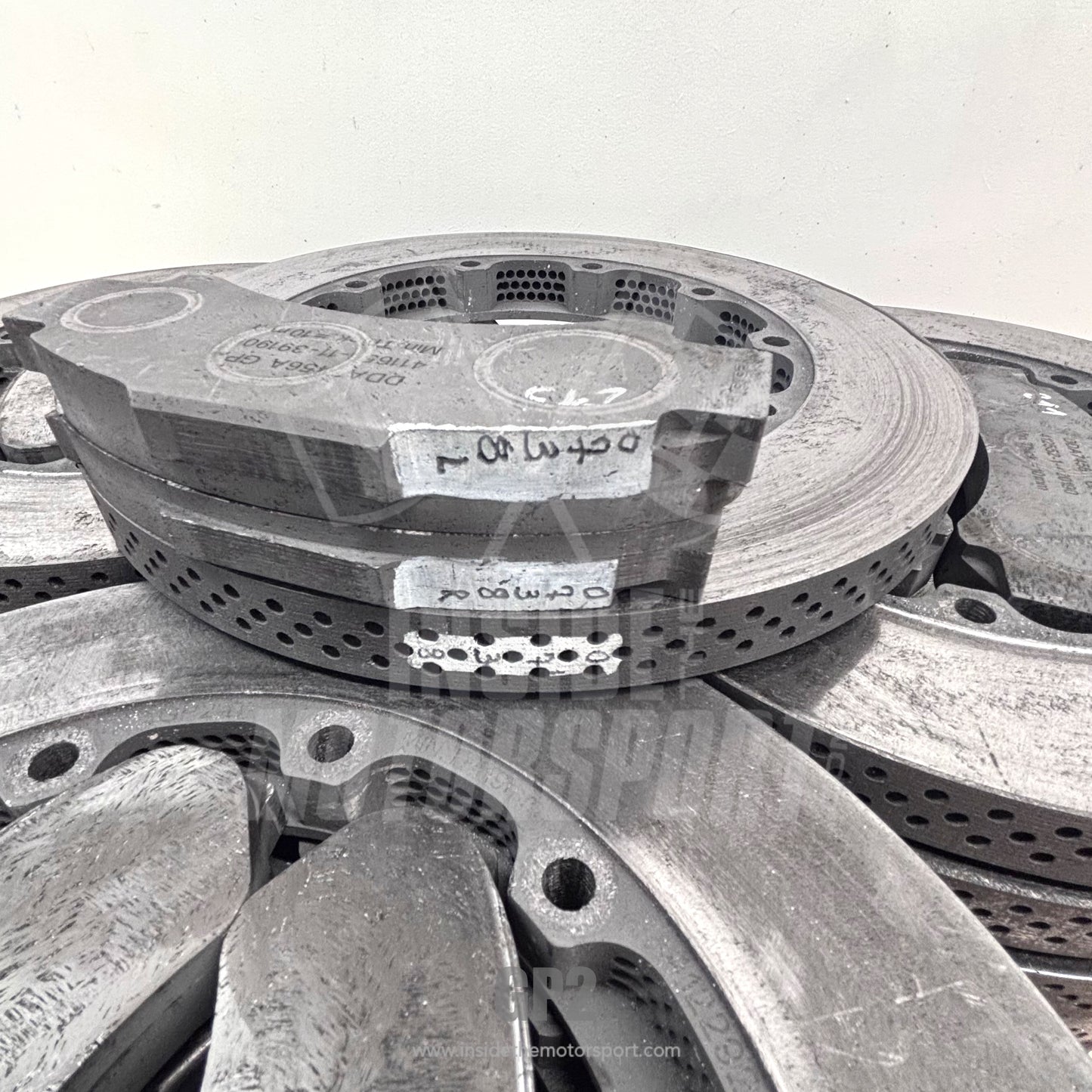 Set Nr.2 of 22 GP2 Carbon Brake Discs & Pads