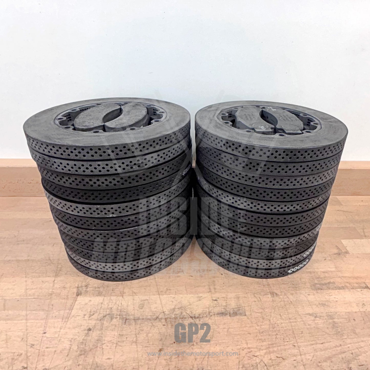 Set Nr.1 of 22 GP2 Carbon Brake Discs & Pads