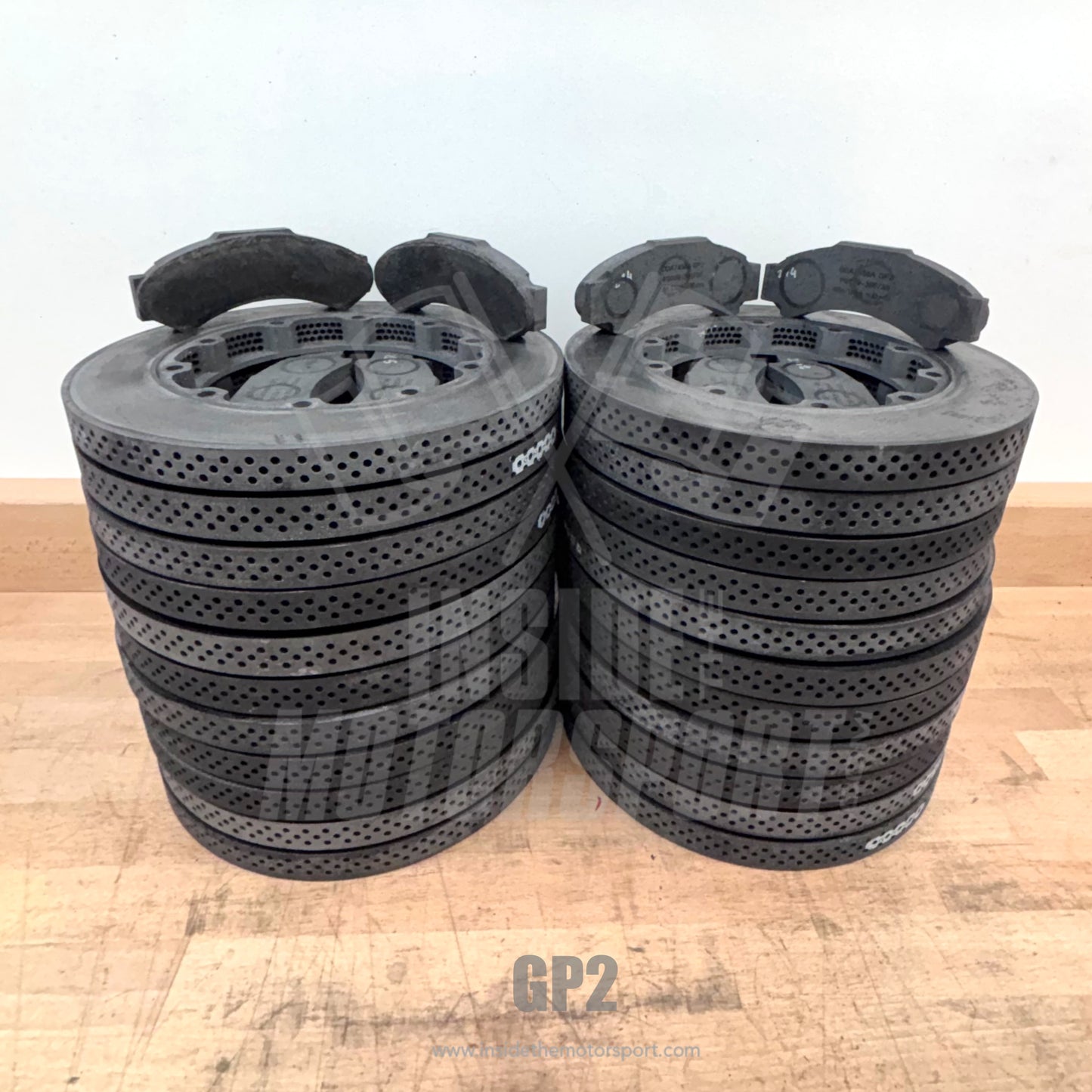 Set Nr.1 of 22 GP2 Carbon Brake Discs & Pads