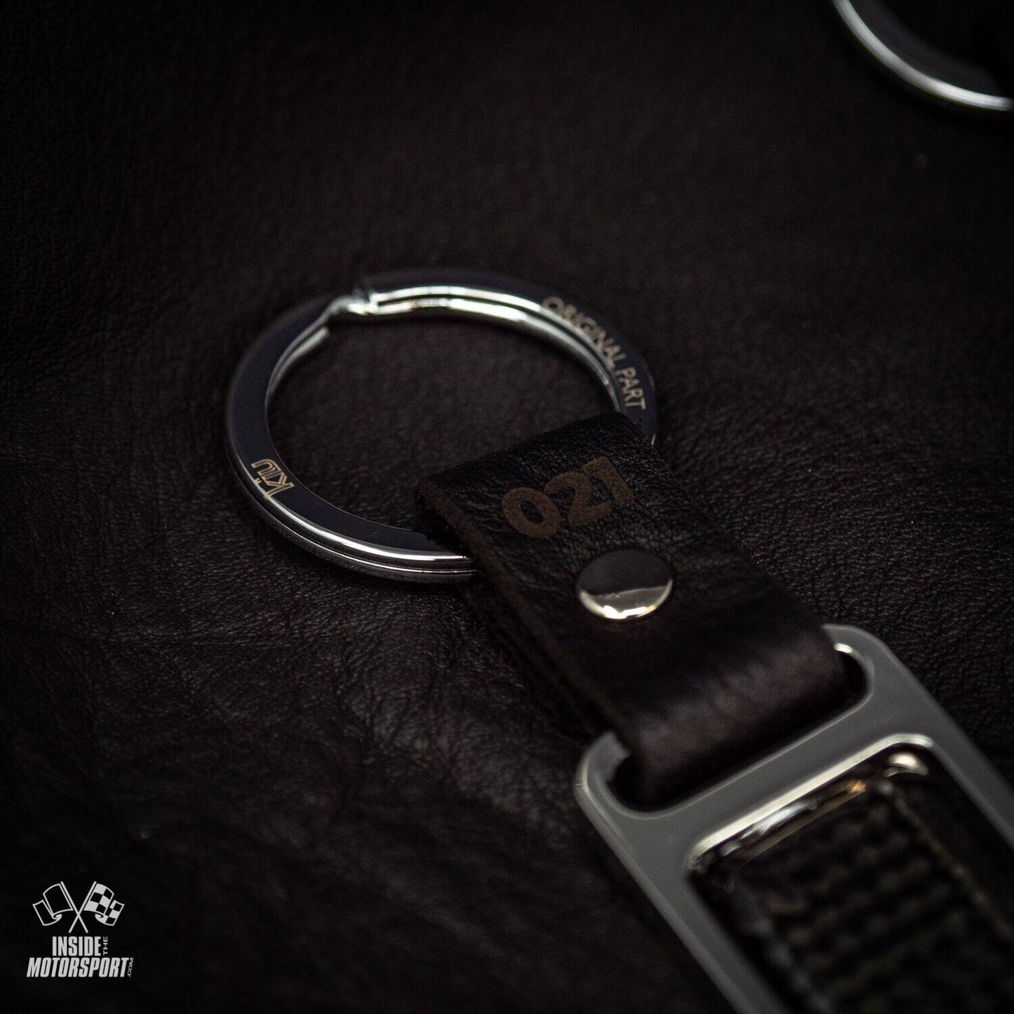 TDS Racing x Vaillante glossy metal/carbon key ring